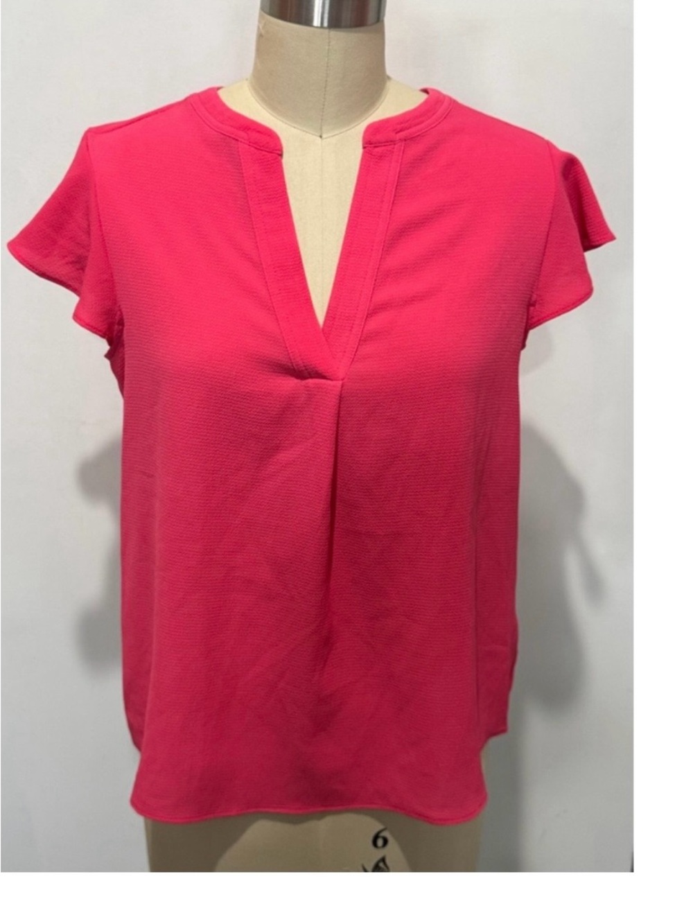 [Calvin Klein] Women’s Split-Neck Flutter Sleeve Top - Pink